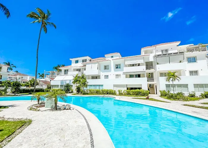 Apartment Pool View